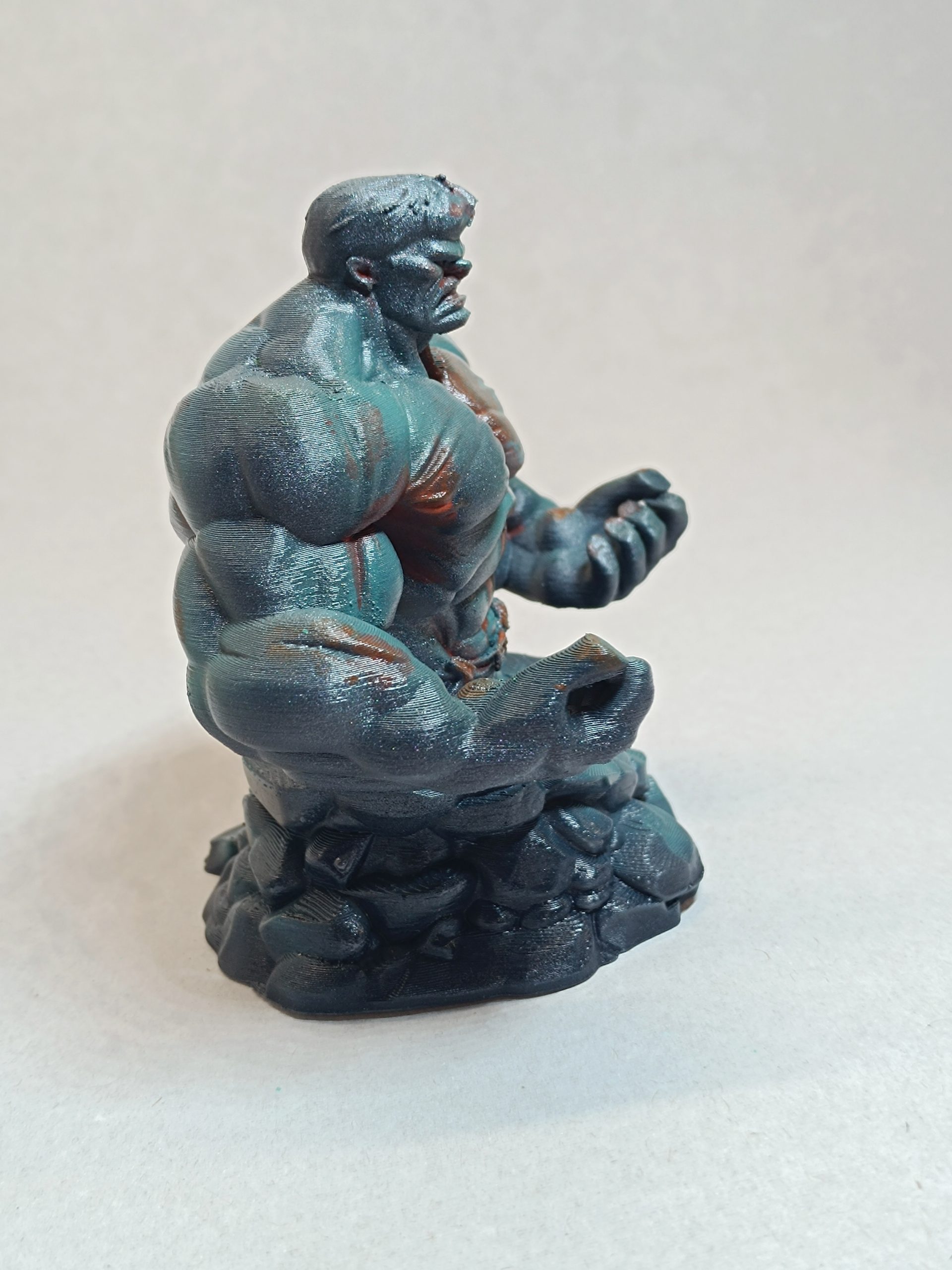 Figurine Hulk effet acier usé - Statuette Comics | Brut de Pop – Image 2