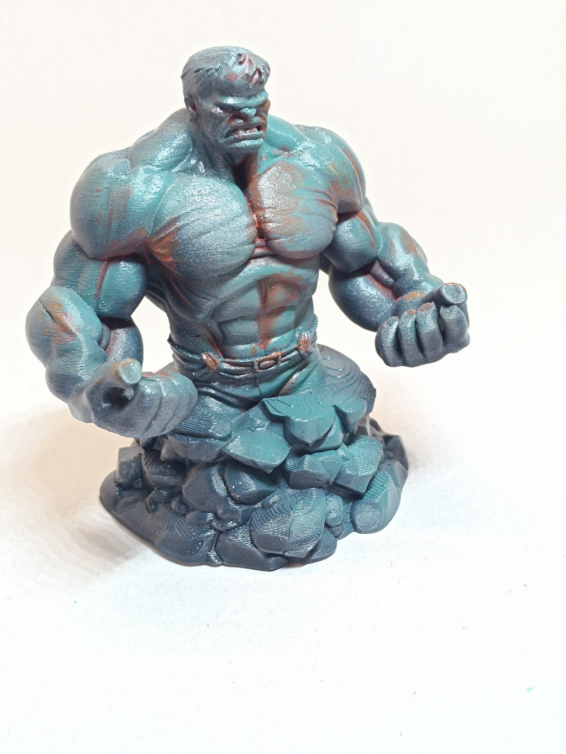 Figurine Hulk effet acier usé - Statuette Comics | Brut de Pop – Image 5